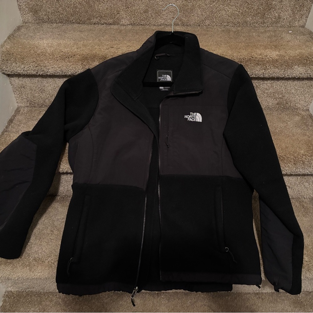 The North Face Black Performance Jacket Full-Zip Outdoor Essential